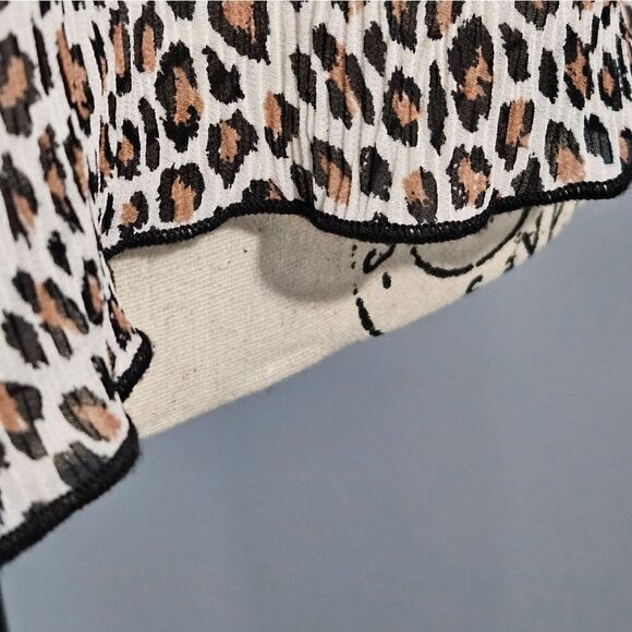 NWT, Everleigh, cheetah print lined tank top. NWT-Size Small - Picture 4 of 8
